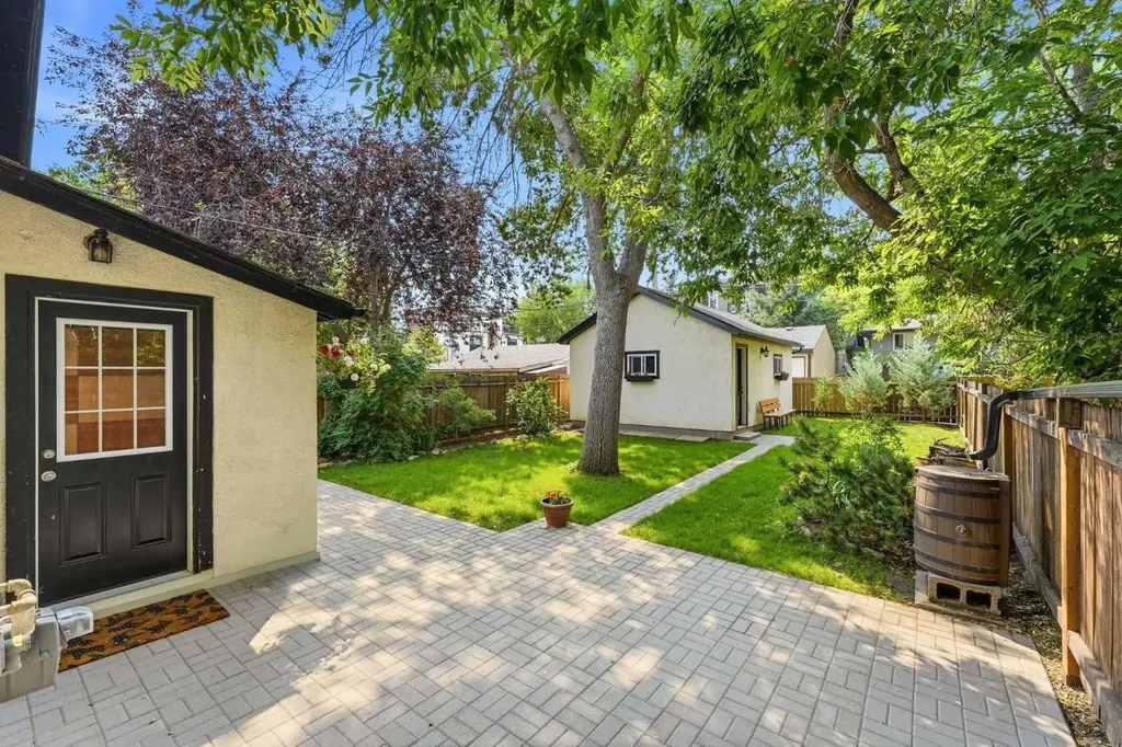 439 13 Avenue NE Calgary AB T2E 1C3