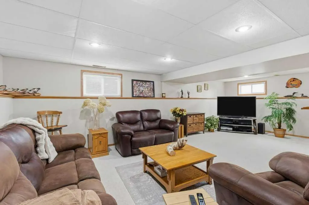 9511 Academy Drive SE Calgary AB T2J 1A6