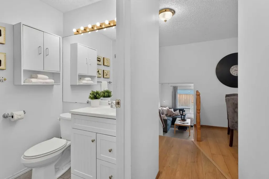 179 Pinecliff Close NE Calgary AB T1Y 4N4
