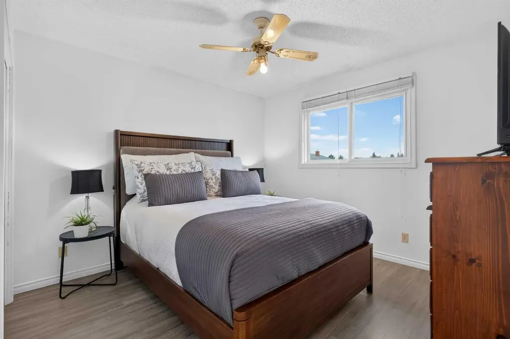 179 Pinecliff Close NE Calgary AB T1Y 4N4