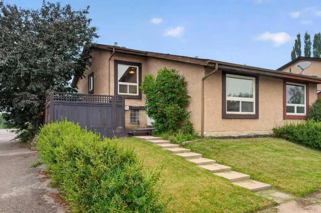 179 Pinecliff Close NE Calgary AB T1Y 4N4
