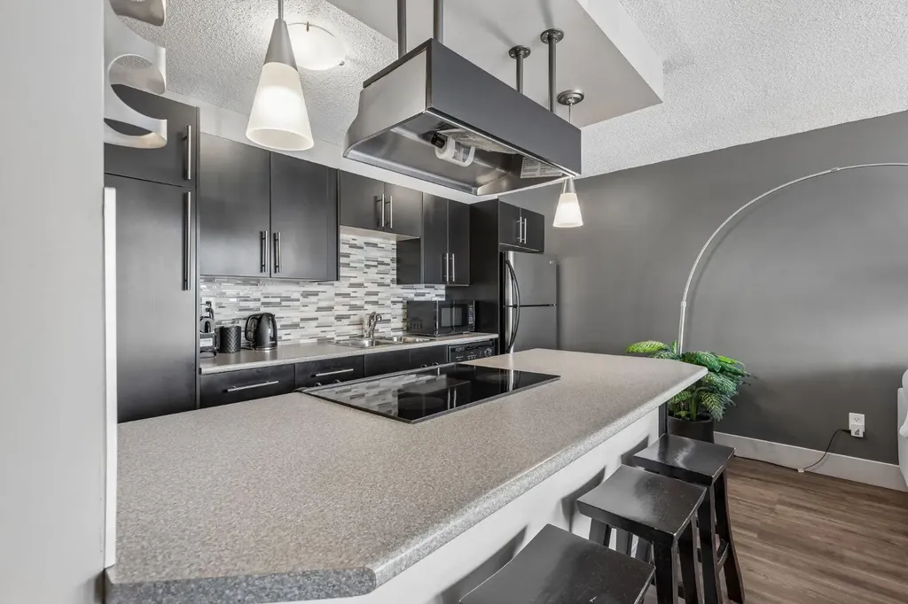 505 19 Avenue SW Calgary AB T2S 0E4
