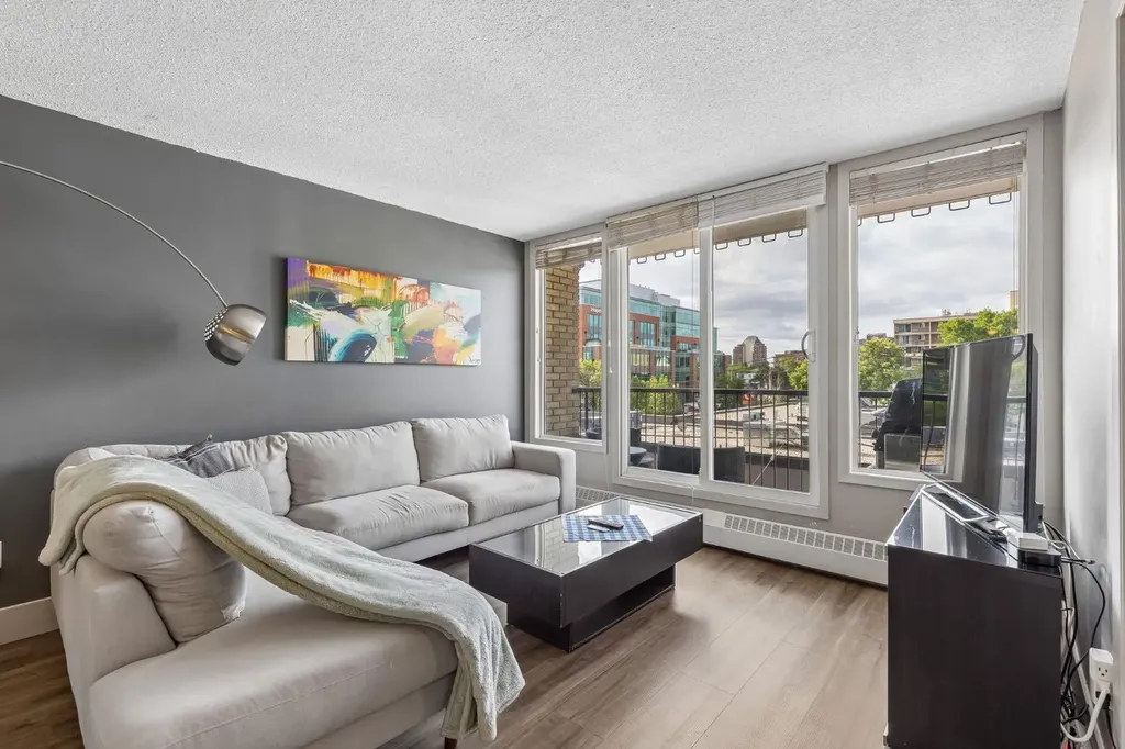 505 19 Avenue SW Calgary AB T2S 0E4