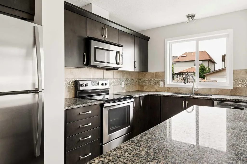 59 Elgin Meadows Park SE Calgary AB T2Z 1B5