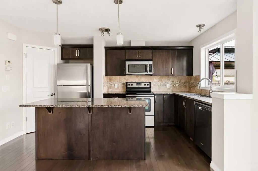 59 Elgin Meadows Park SE Calgary AB T2Z 1B5