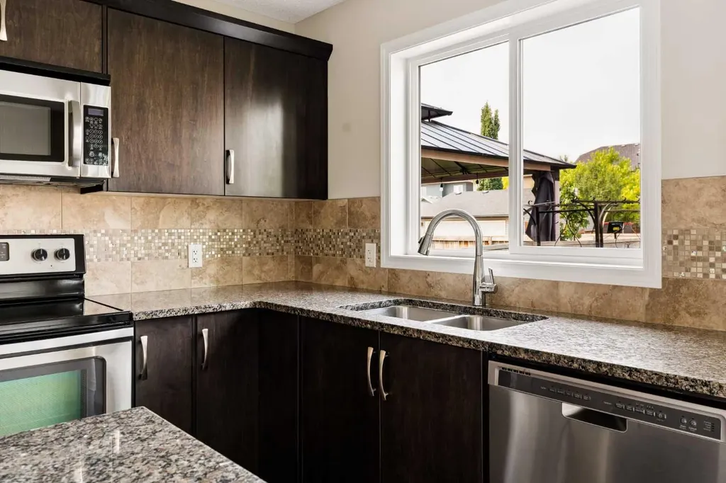 59 Elgin Meadows Park SE Calgary AB T2Z 1B5