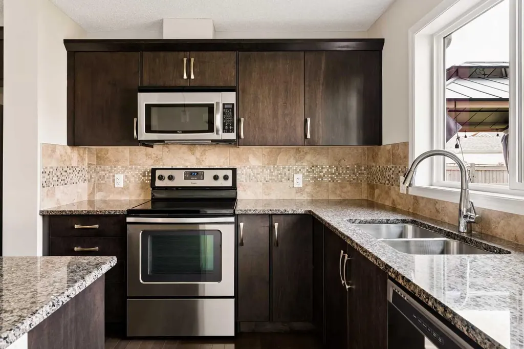 59 Elgin Meadows Park SE Calgary AB T2Z 1B5