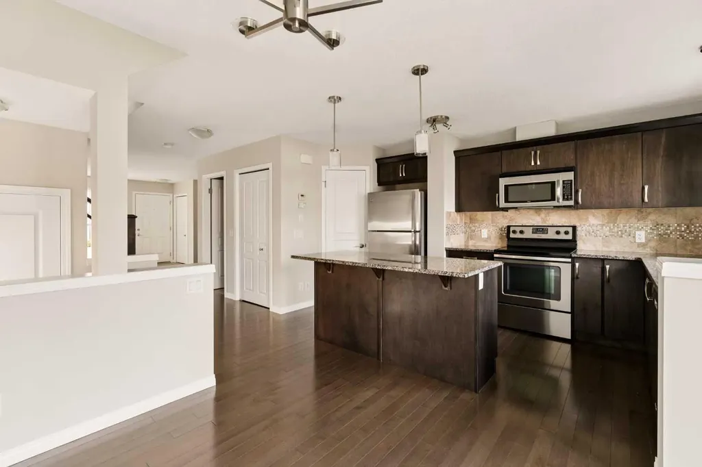 59 Elgin Meadows Park SE Calgary AB T2Z 1B5