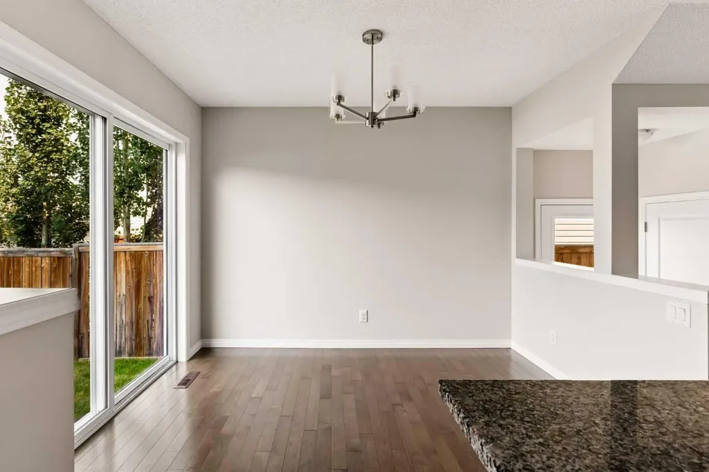 59 Elgin Meadows Park SE Calgary AB T2Z 1B5