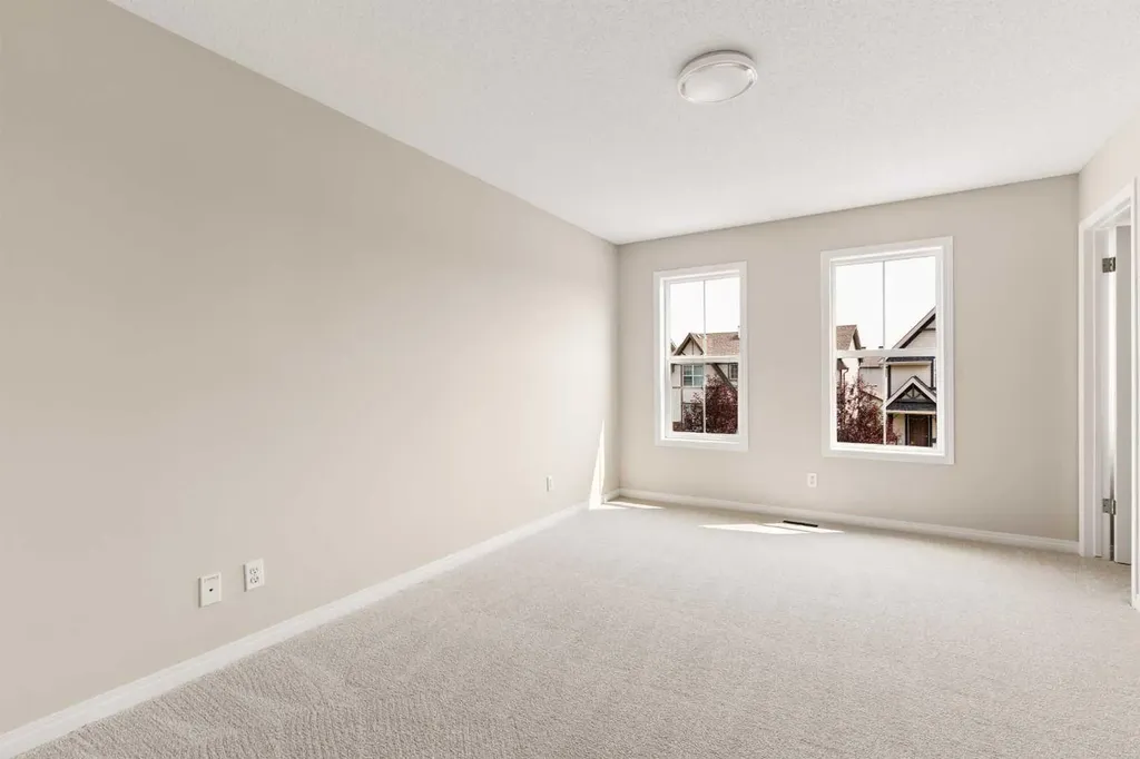 59 Elgin Meadows Park SE Calgary AB T2Z 1B5