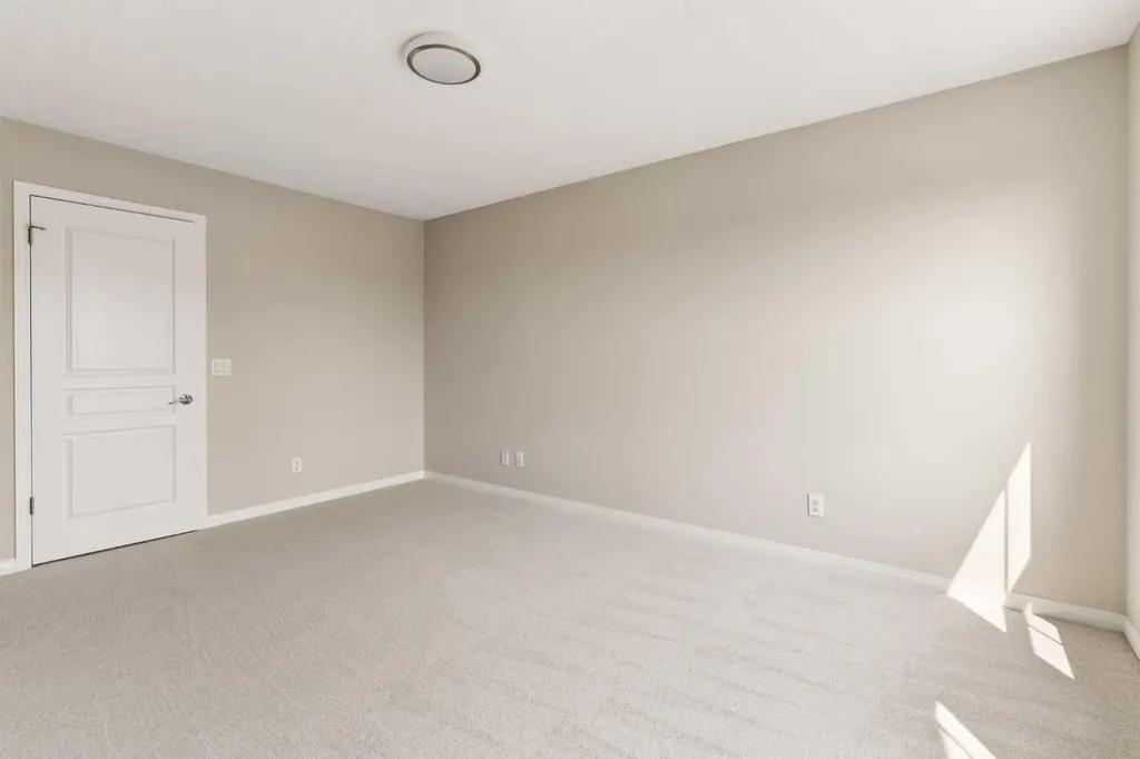 59 Elgin Meadows Park SE Calgary AB T2Z 1B5