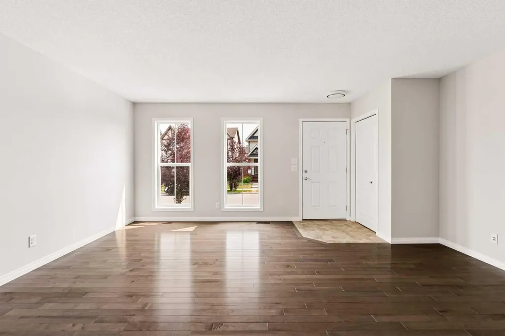59 Elgin Meadows Park SE Calgary AB T2Z 1B5