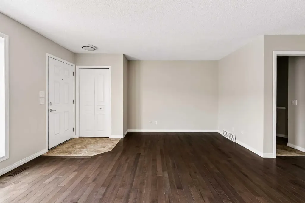 59 Elgin Meadows Park SE Calgary AB T2Z 1B5