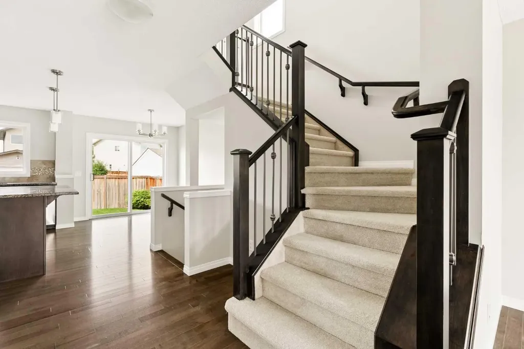 59 Elgin Meadows Park SE Calgary AB T2Z 1B5