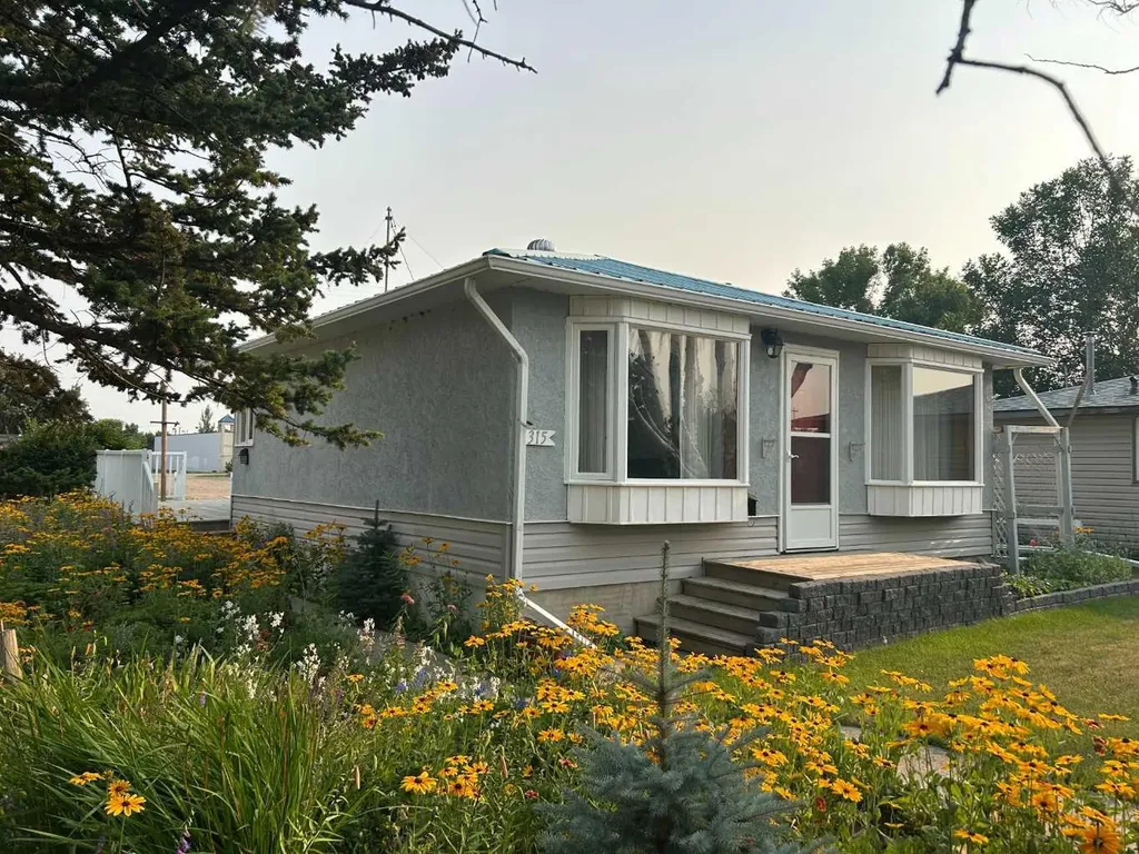 315 3 Avenue N Vauxhall AB T0K 2K0