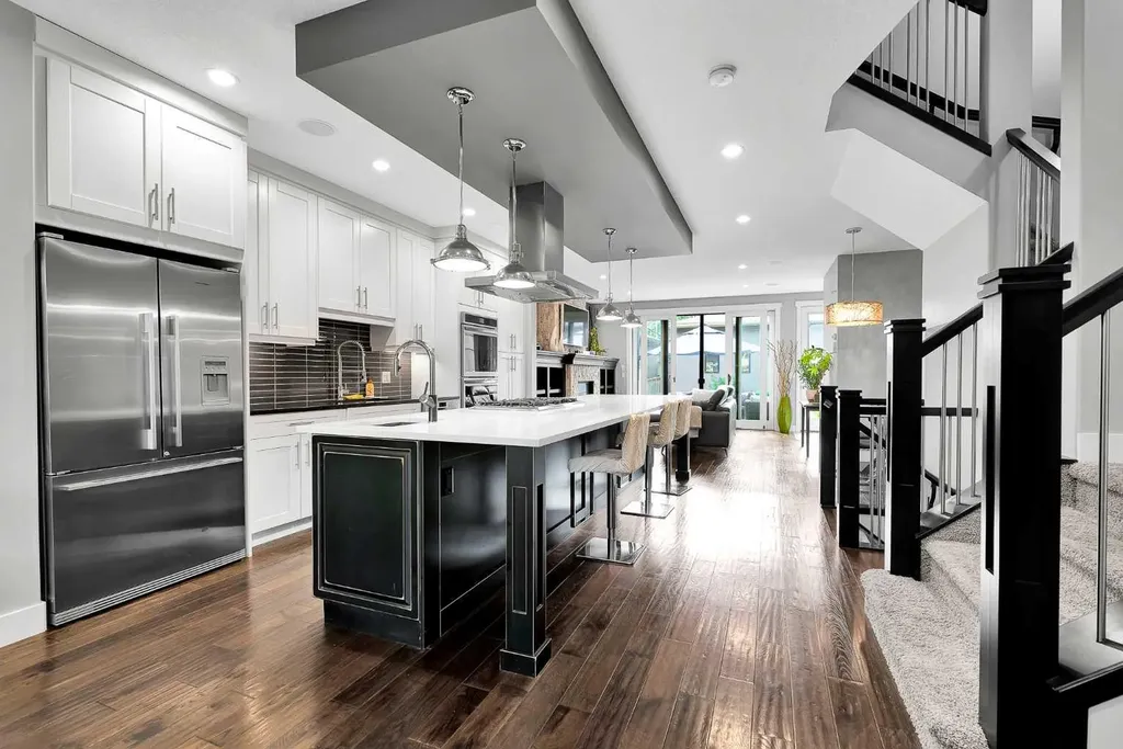 425 21 Avenue NW Calgary AB T2M 1J6