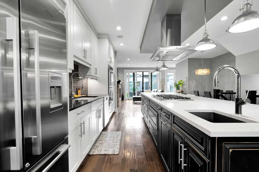 425 21 Avenue NW Calgary AB T2M 1J6