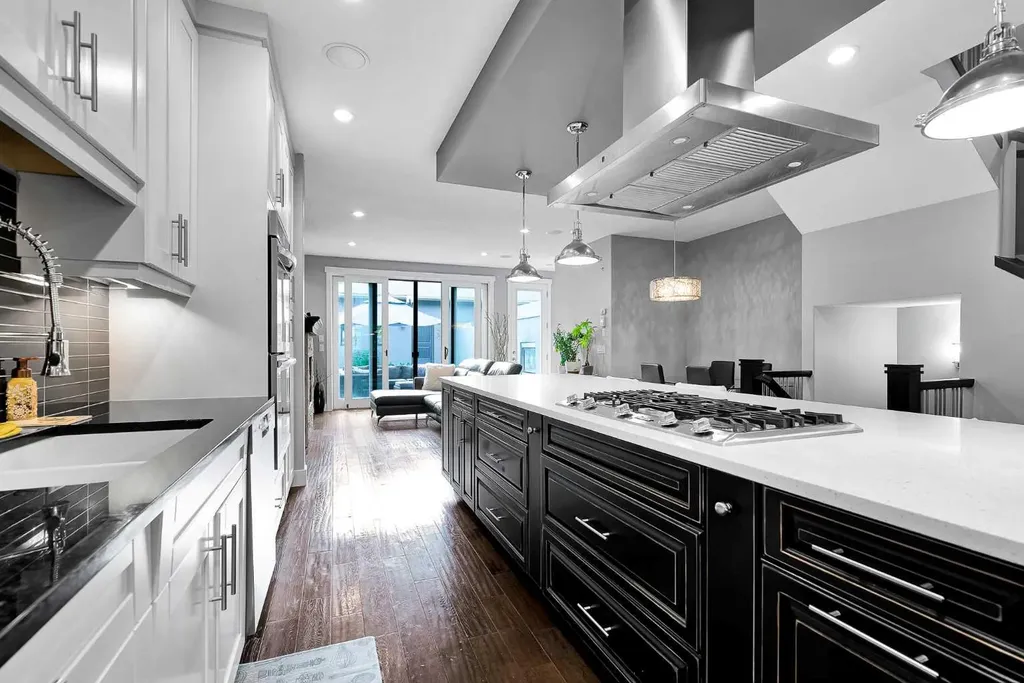 425 21 Avenue NW Calgary AB T2M 1J6