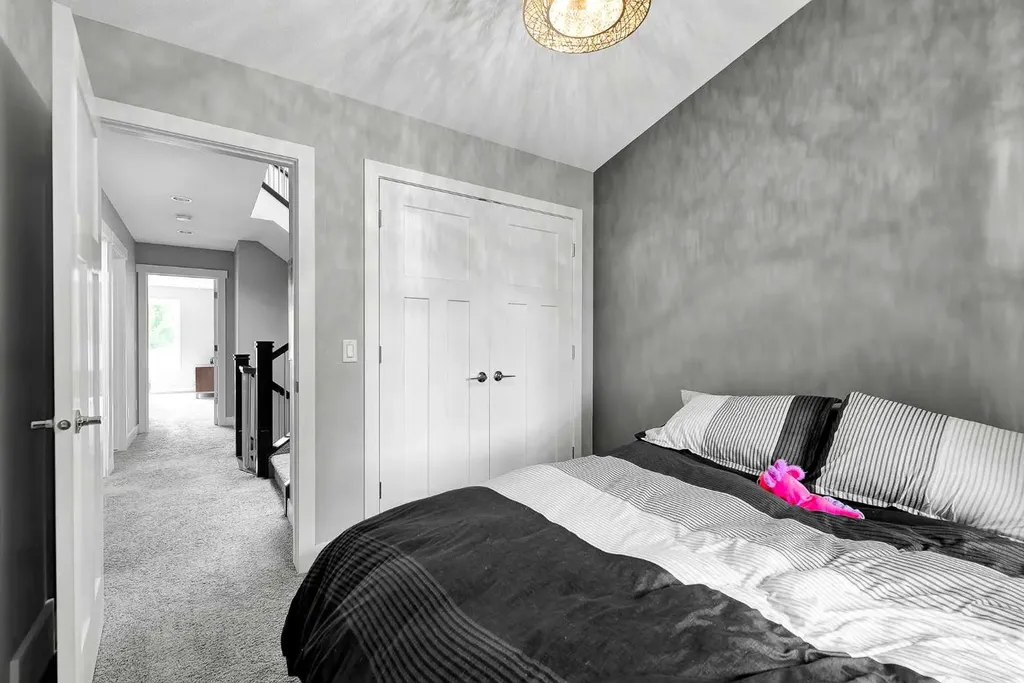 425 21 Avenue NW Calgary AB T2M 1J6