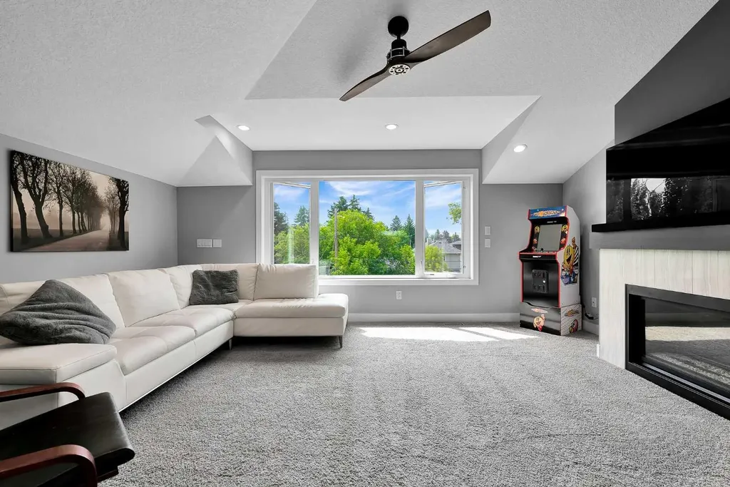 425 21 Avenue NW Calgary AB T2M 1J6