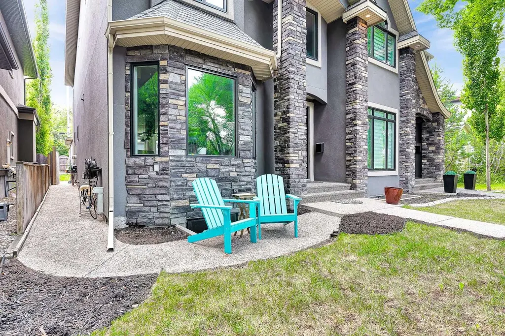 425 21 Avenue NW Calgary AB T2M 1J6