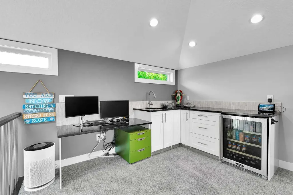 425 21 Avenue NW Calgary AB T2M 1J6