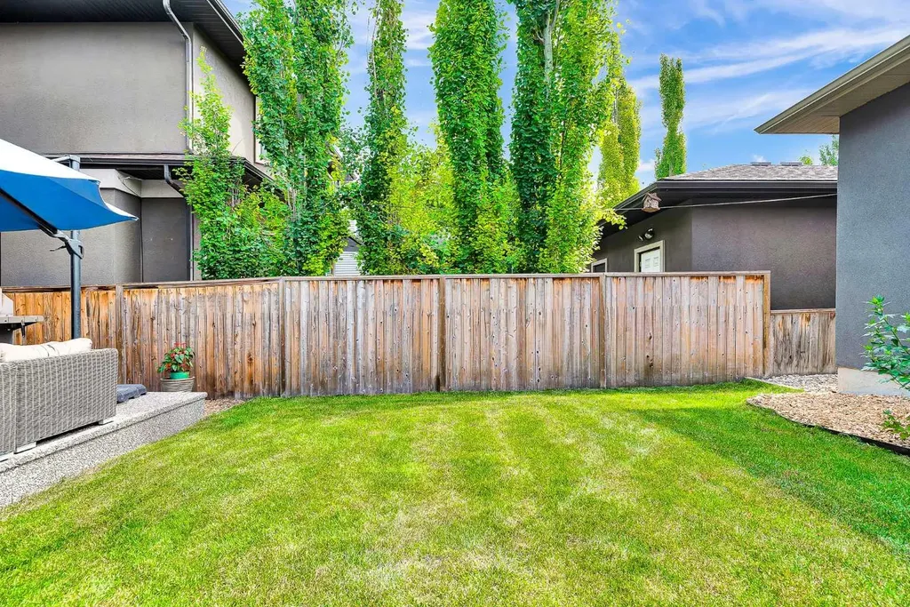 425 21 Avenue NW Calgary AB T2M 1J6