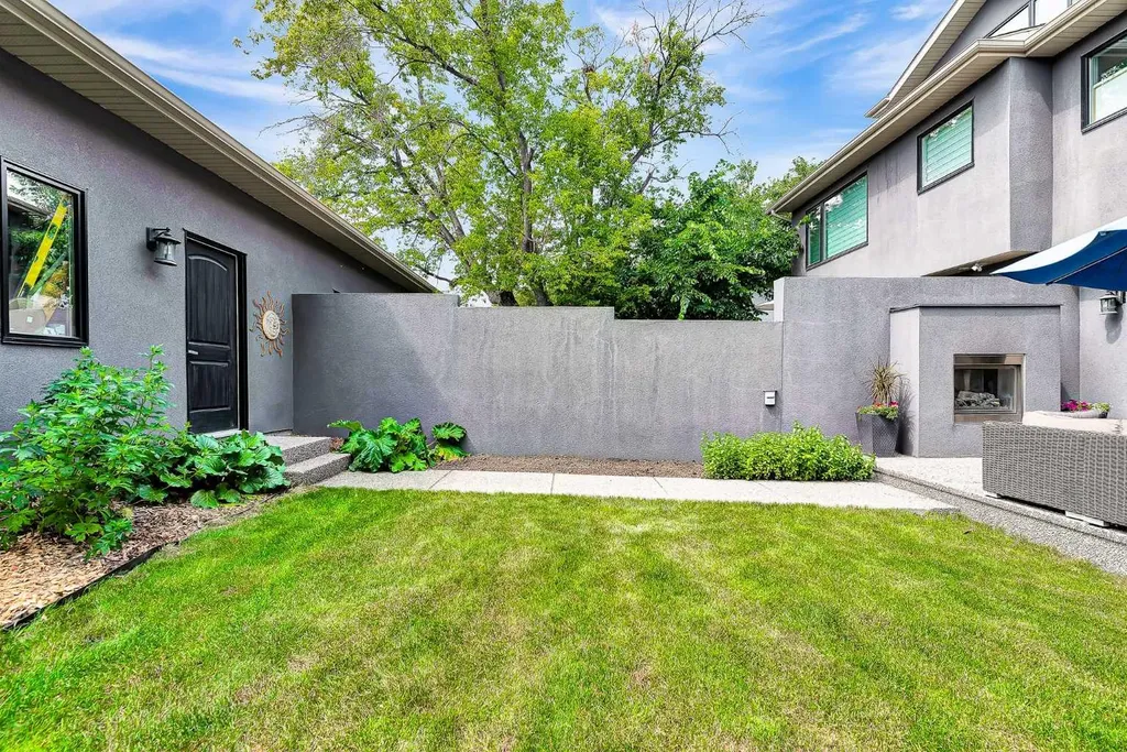 425 21 Avenue NW Calgary AB T2M 1J6
