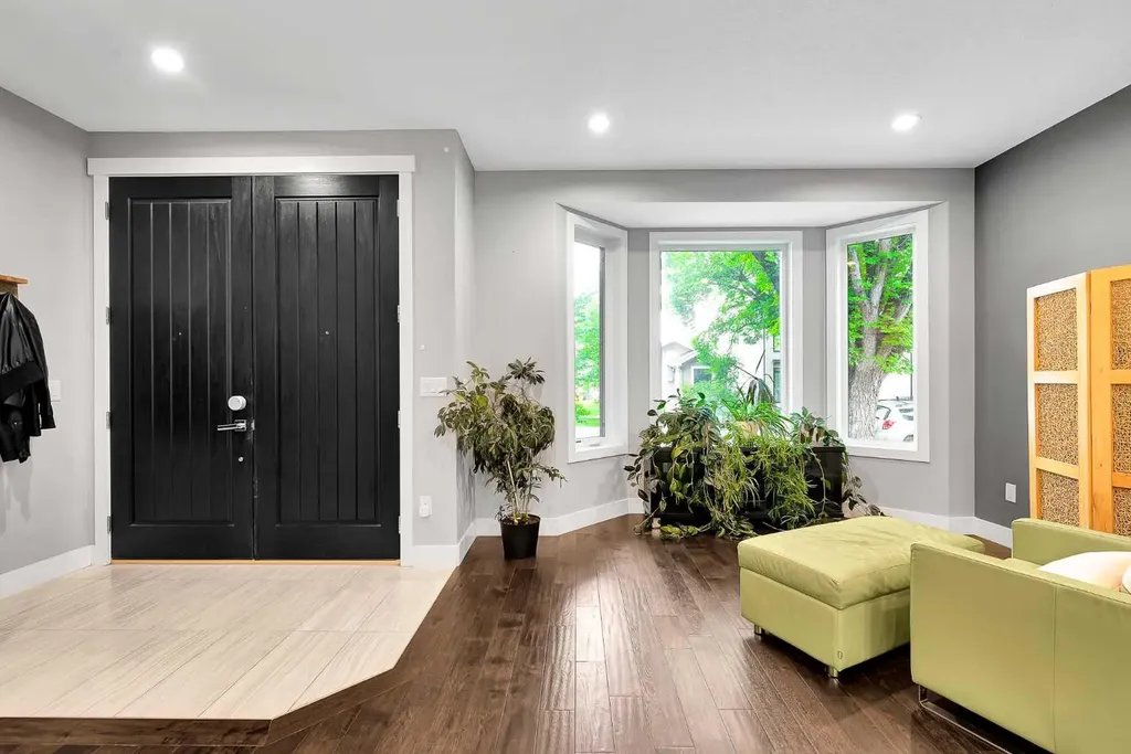 425 21 Avenue NW Calgary AB T2M 1J6