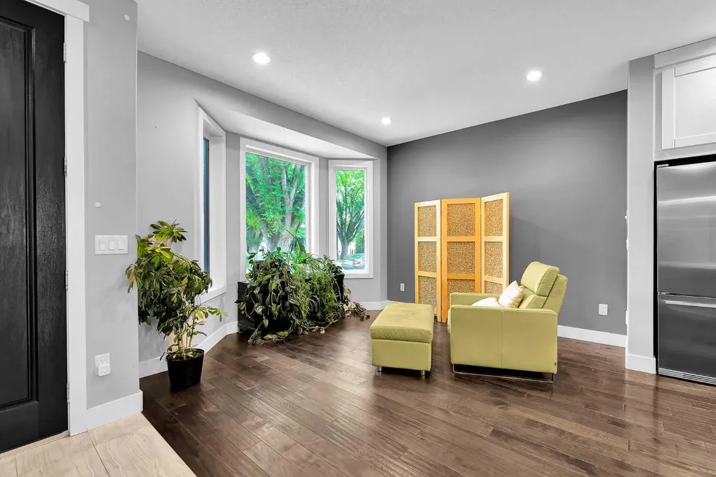 425 21 Avenue NW Calgary AB T2M 1J6