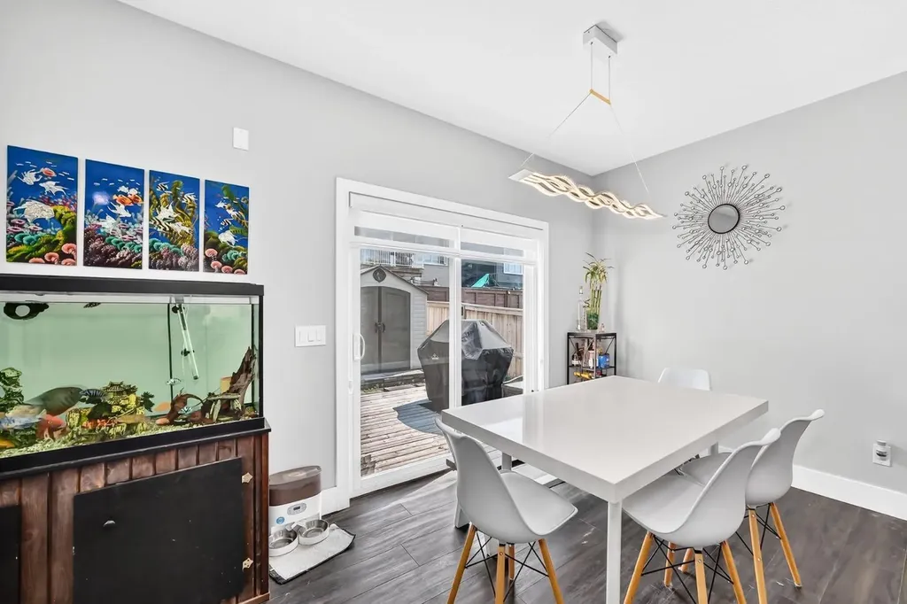86 Carringvue Manor NW Calgary AB T3P 1L7