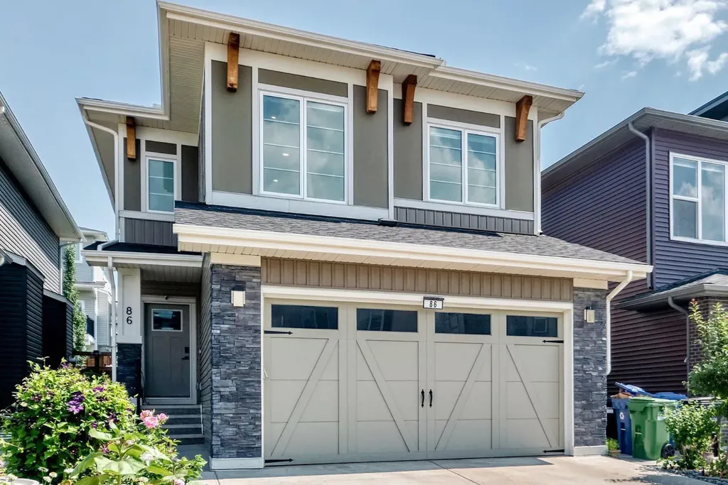86 Carringvue Manor NW Calgary AB T3P 1L7