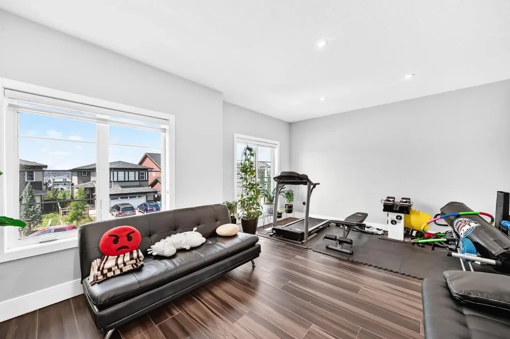 86 Carringvue Manor NW Calgary AB T3P 1L7