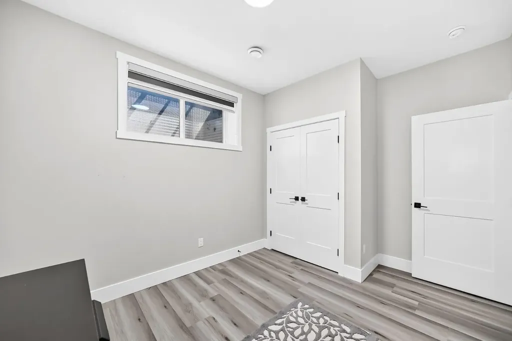 86 Carringvue Manor NW Calgary AB T3P 1L7