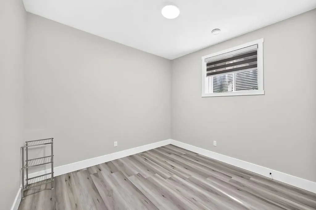86 Carringvue Manor NW Calgary AB T3P 1L7