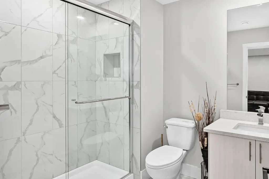 86 Carringvue Manor NW Calgary AB T3P 1L7