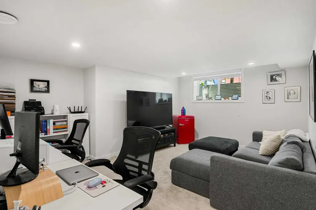 1218 Sage Meadows Gardens NW Calgary AB T3P 1K3