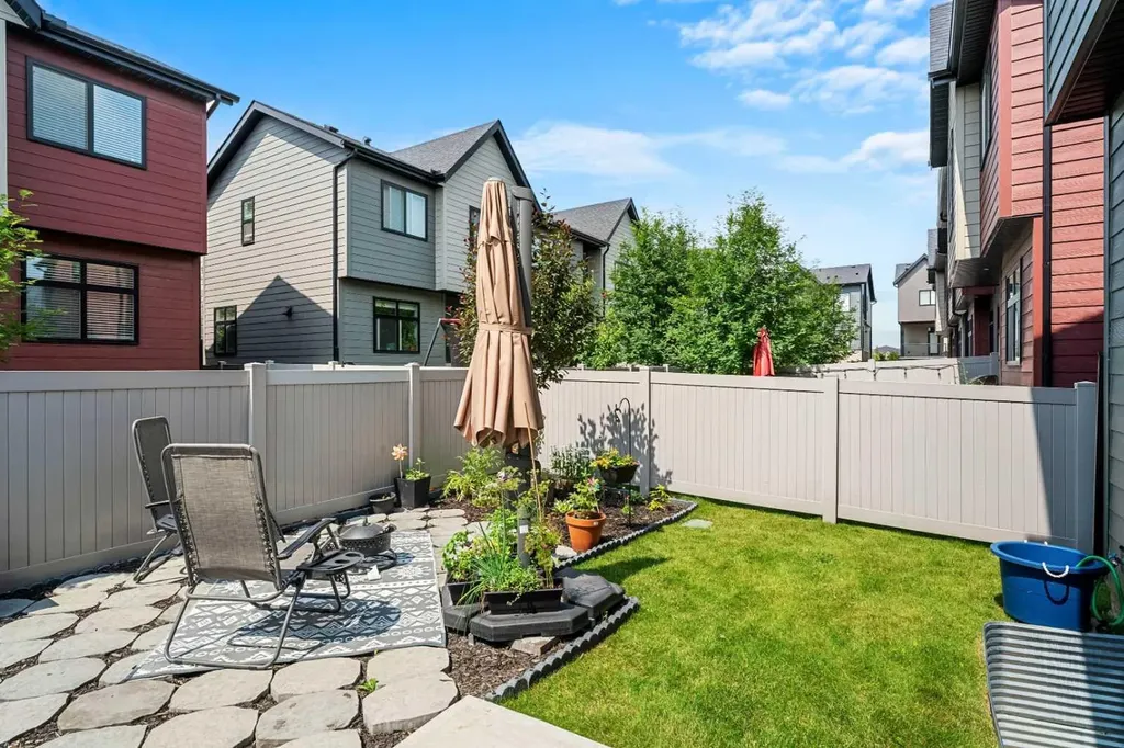 1218 Sage Meadows Gardens NW Calgary AB T3P 1K3