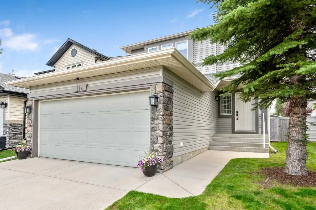 114 Chapalina Close SE Calgary AB T2X3W4