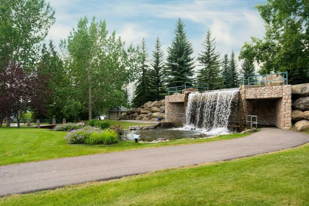 114 Chapalina Close SE Calgary AB T2X3W4