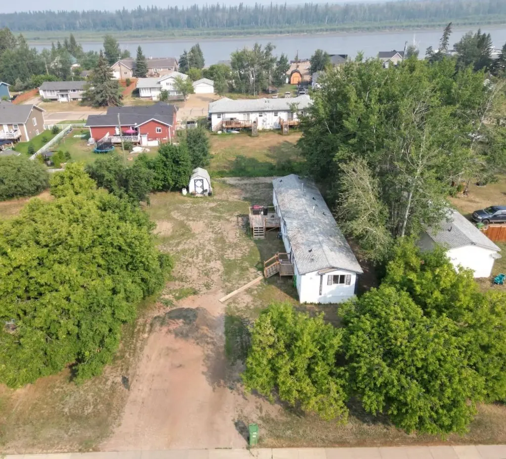 5104 48 Avenue Fort Vermilion AB T0H1N0