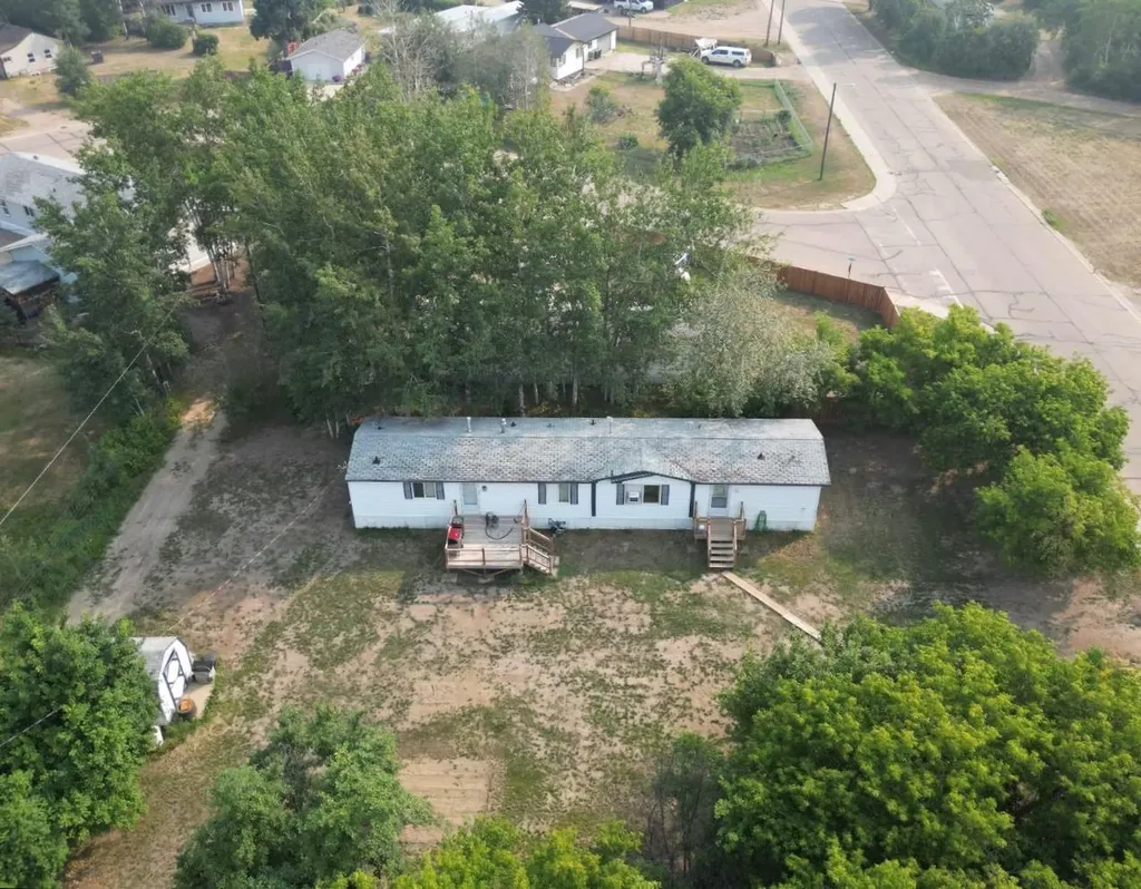 5104 48 Avenue Fort Vermilion AB T0H1N0
