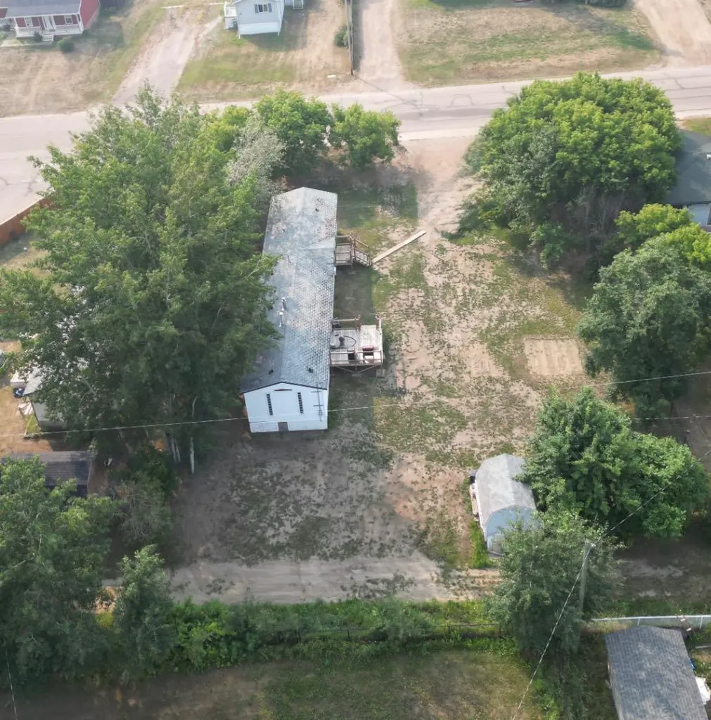 5104 48 Avenue Fort Vermilion AB T0H1N0