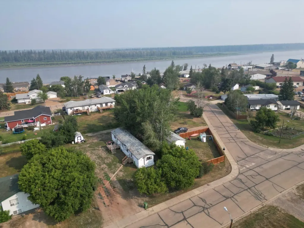 5104 48 Avenue Fort Vermilion AB T0H1N0