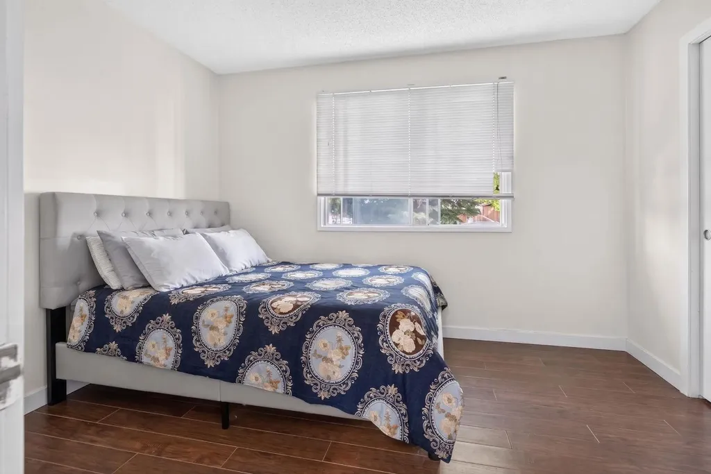 319 Rundlelawn Road NE Calgary AB T1Y3P2