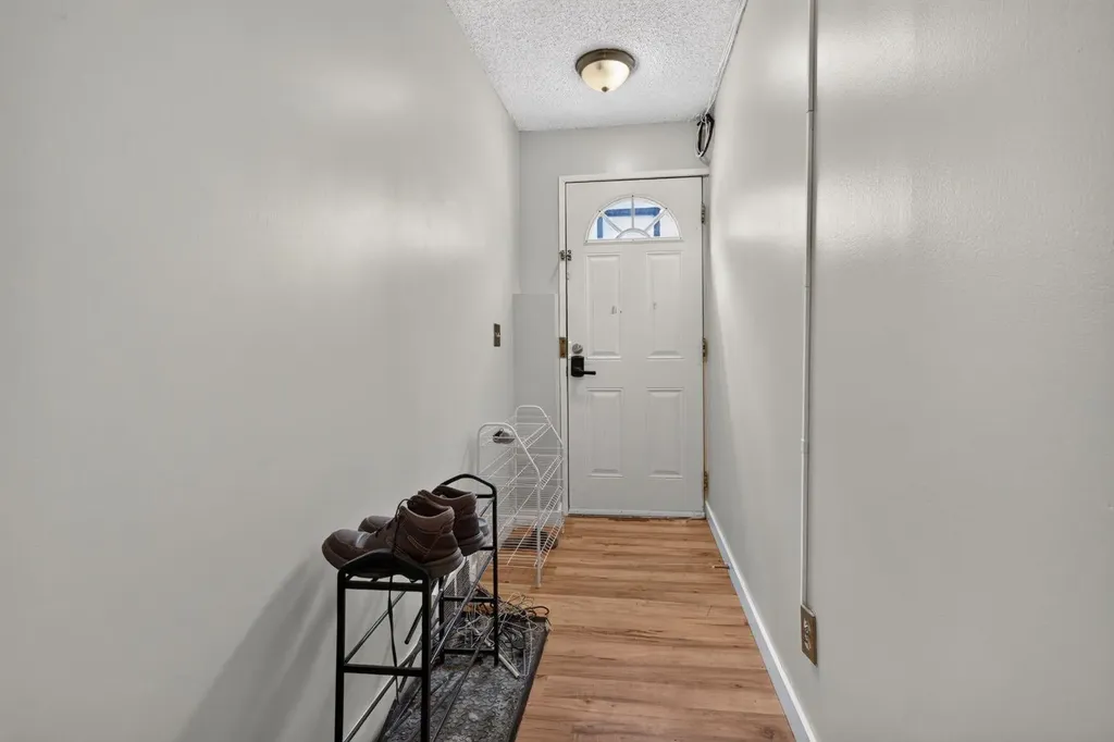 319 Rundlelawn Road NE Calgary AB T1Y3P2