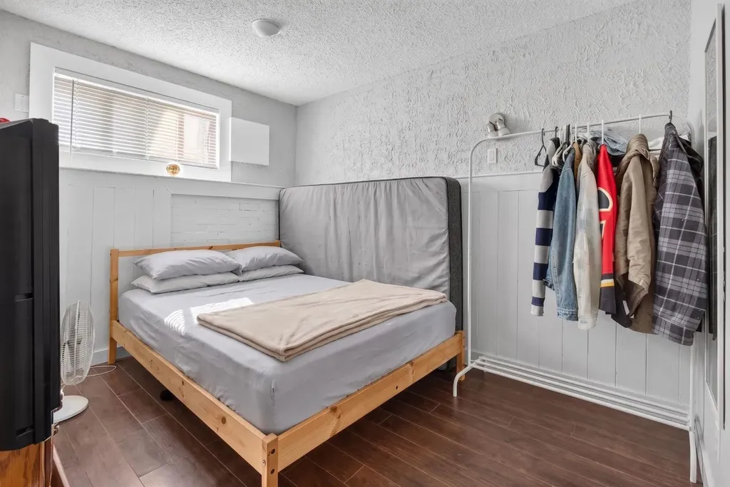 319 Rundlelawn Road NE Calgary AB T1Y3P2