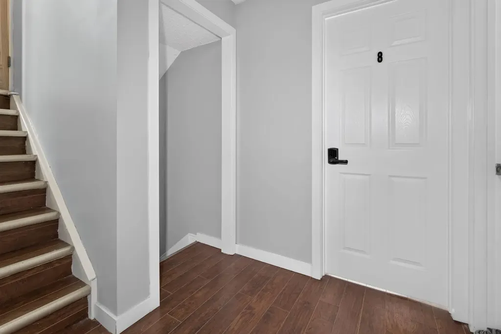 319 Rundlelawn Road NE Calgary AB T1Y3P2