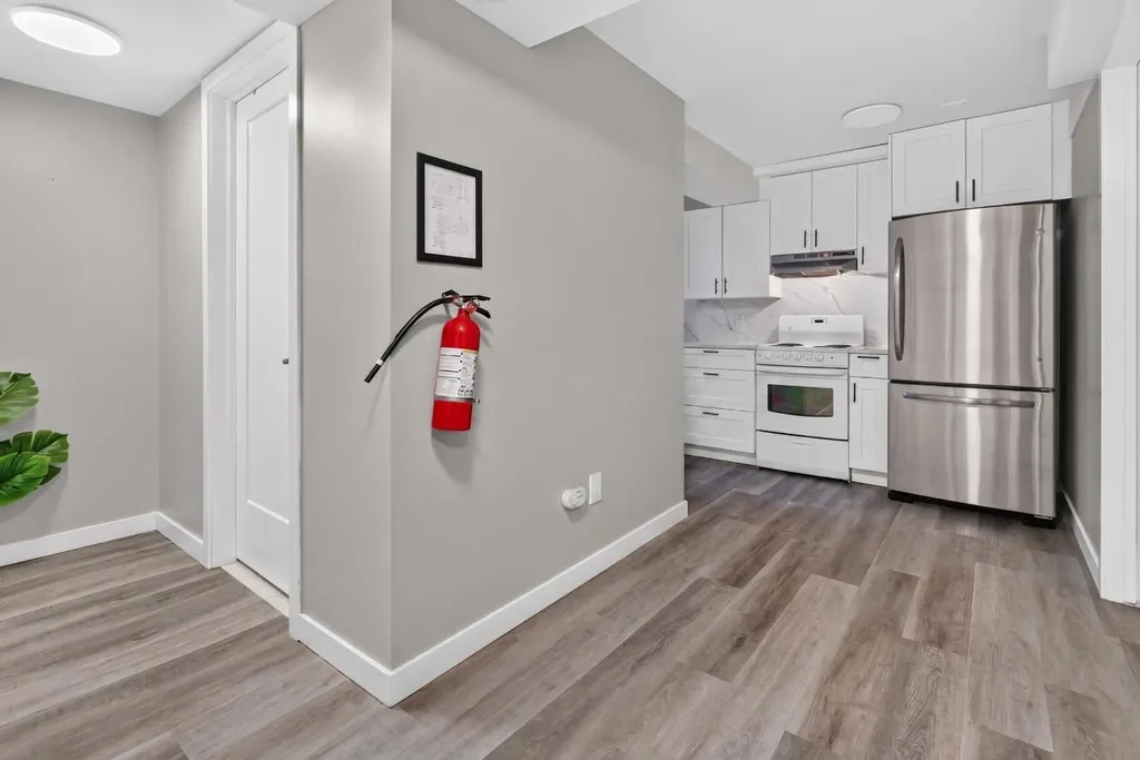 319 Rundlelawn Road NE Calgary AB T1Y3P2