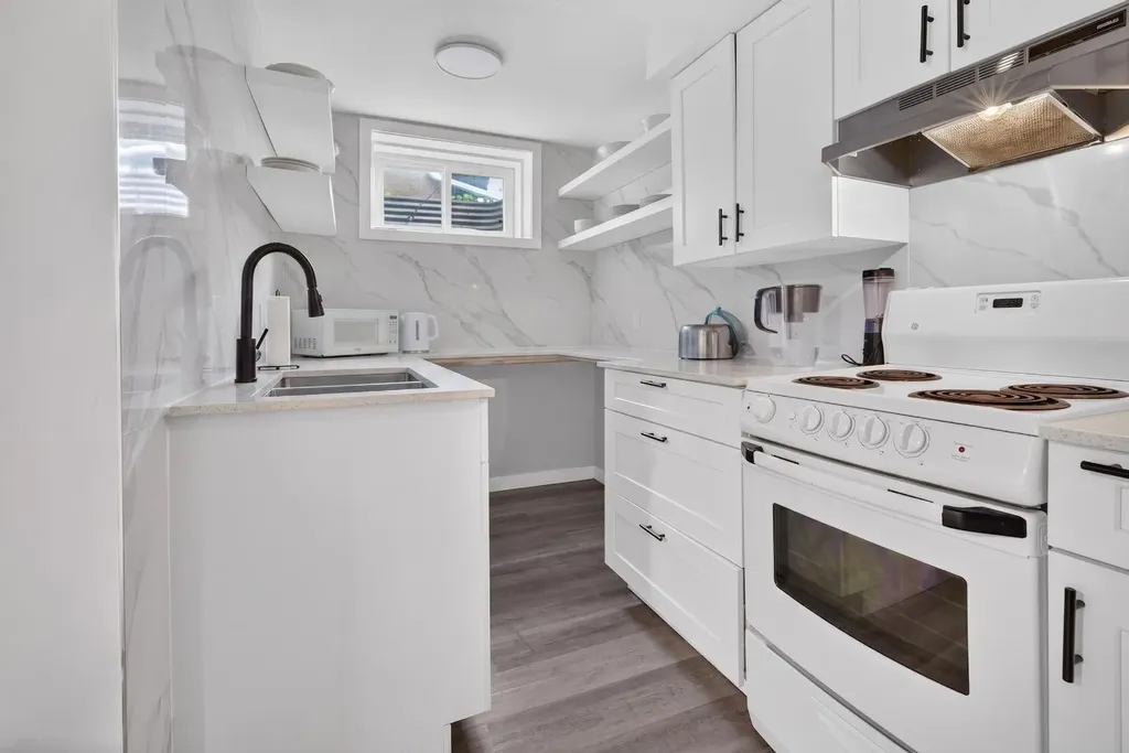 319 Rundlelawn Road NE Calgary AB T1Y3P2
